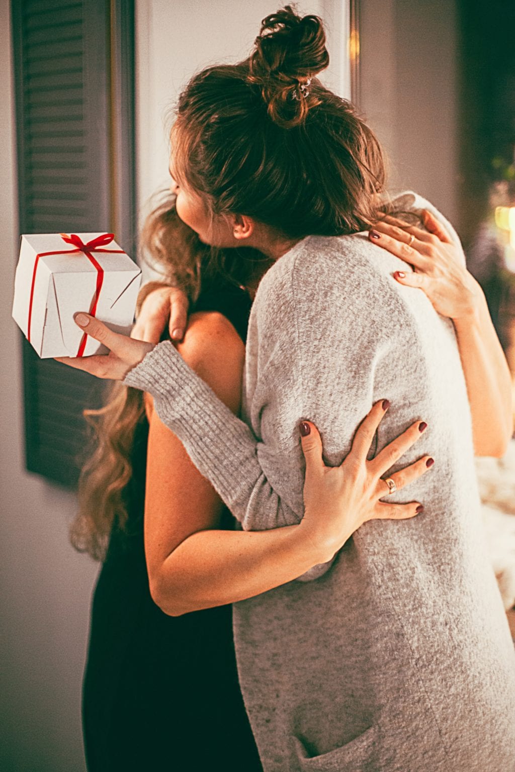 How to Help Someone Who is Grieving During the Holidays | This Blue Dress