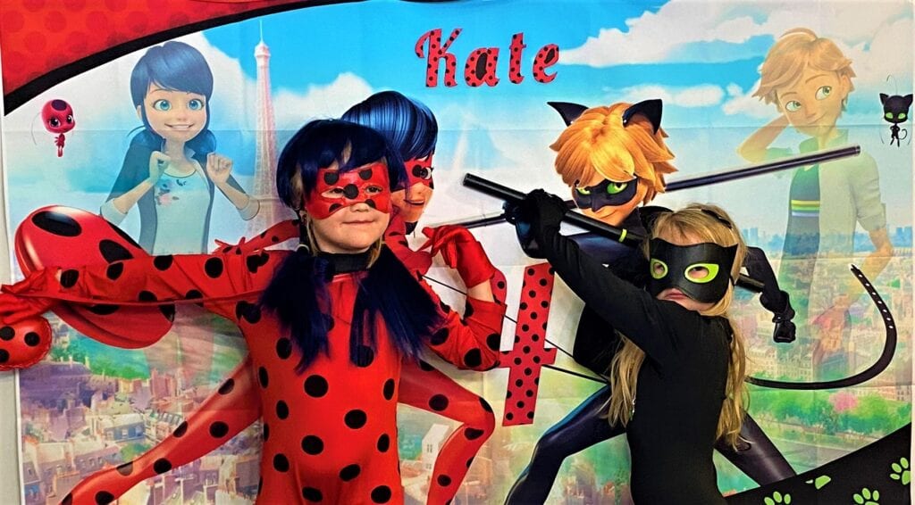 Animation anniversaire thème Miraculous avec Ladybug et Chat Noir